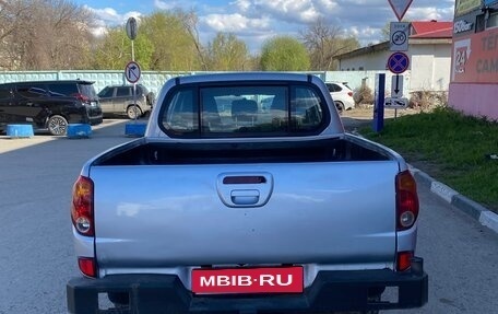 Mitsubishi L200 IV рестайлинг, 2011 год, 980 000 рублей, 5 фотография