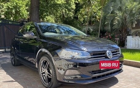 Volkswagen Polo VI (EU Market), 2018 год, 1 330 000 рублей, 2 фотография