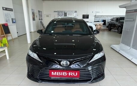 Toyota Camry, 2022 год, 3 990 000 рублей, 2 фотография