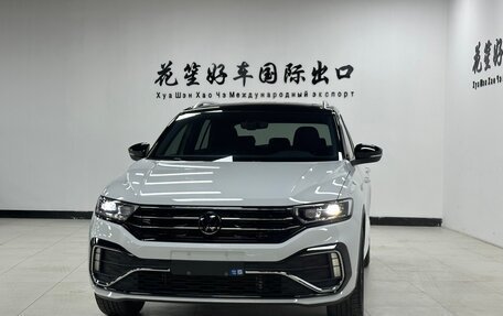 Volkswagen T-Roc I, 2023 год, 1 700 000 рублей, 2 фотография