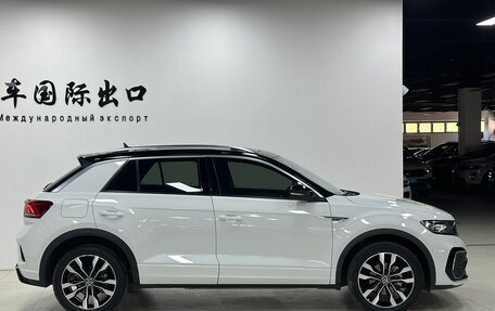 Volkswagen T-Roc I, 2023 год, 1 700 000 рублей, 4 фотография