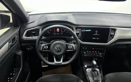 Volkswagen T-Roc I, 2023 год, 1 700 000 рублей, 17 фотография
