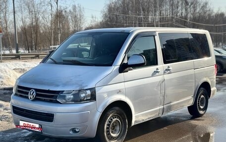 Volkswagen Caravelle T5, 2010 год, 1 600 000 рублей, 6 фотография