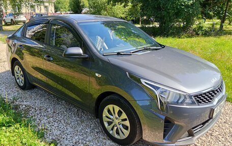 KIA Rio IV, 2021 год, 1 800 000 рублей, 2 фотография