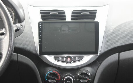 Hyundai Solaris II рестайлинг, 2012 год, 700 000 рублей, 10 фотография