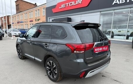 Mitsubishi Outlander III рестайлинг 3, 2021 год, 2 255 000 рублей, 9 фотография