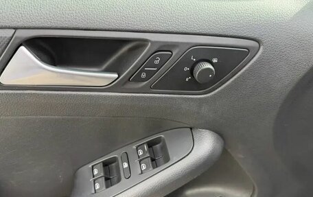 Volkswagen Jetta VI, 2013 год, 894 000 рублей, 14 фотография
