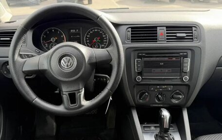 Volkswagen Jetta VI, 2013 год, 894 000 рублей, 11 фотография