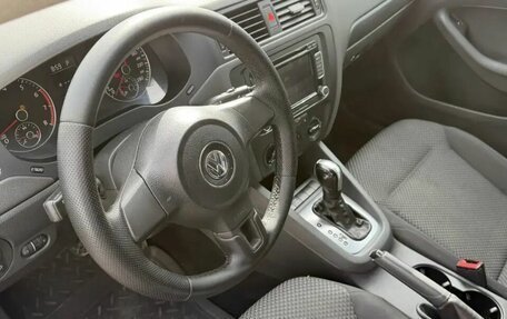 Volkswagen Jetta VI, 2013 год, 894 000 рублей, 10 фотография