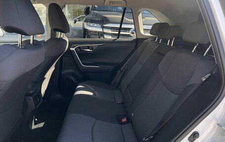 Toyota RAV4, 2019 год, 3 890 000 рублей, 8 фотография