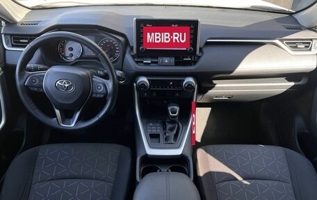 Toyota RAV4, 2019 год, 3 890 000 рублей, 9 фотография