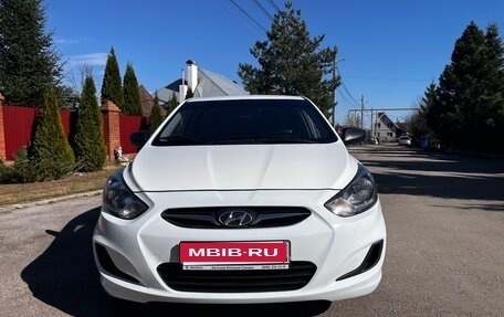 Hyundai Solaris II рестайлинг, 2013 год, 700 000 рублей, 1 фотография