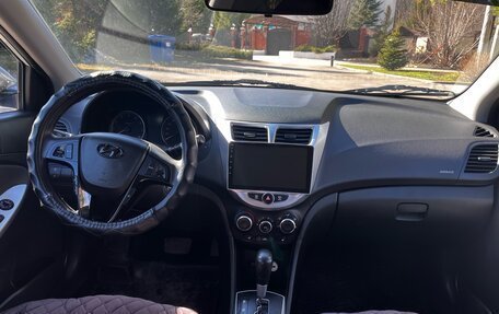 Hyundai Solaris II рестайлинг, 2013 год, 700 000 рублей, 7 фотография