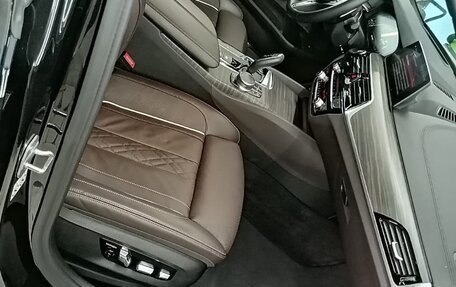 BMW 5 серия, 2019 год, 4 700 000 рублей, 14 фотография