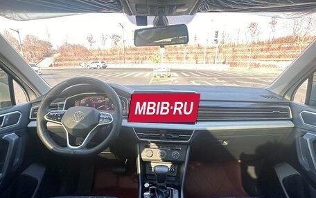 Volkswagen Tiguan II, 2022 год, 2 793 000 рублей, 2 фотография