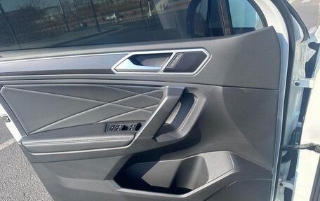 Volkswagen Tiguan II, 2022 год, 2 793 000 рублей, 13 фотография