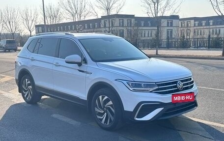 Volkswagen Tiguan II, 2022 год, 2 793 000 рублей, 14 фотография