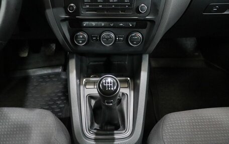 Volkswagen Jetta VI, 2015 год, 969 000 рублей, 15 фотография