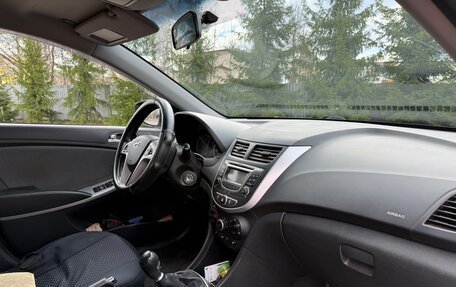 Hyundai Solaris II рестайлинг, 2013 год, 850 000 рублей, 10 фотография