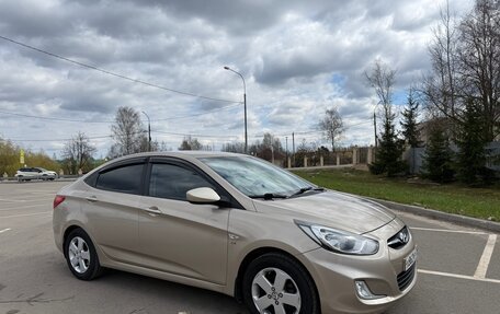 Hyundai Solaris II рестайлинг, 2013 год, 850 000 рублей, 3 фотография