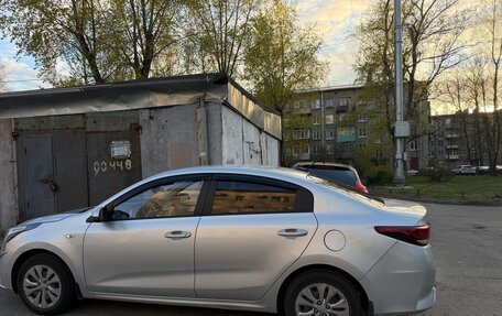 KIA Rio IV, 2021 год, 1 400 000 рублей, 2 фотография
