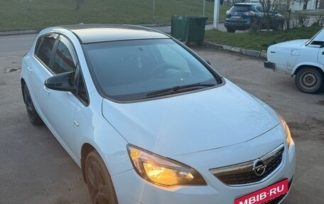 Opel Astra J, 2012 год, 720 000 рублей, 1 фотография