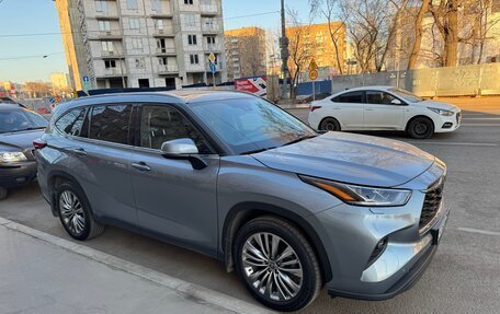 Toyota Highlander, 2021 год, 4 490 000 рублей, 3 фотография