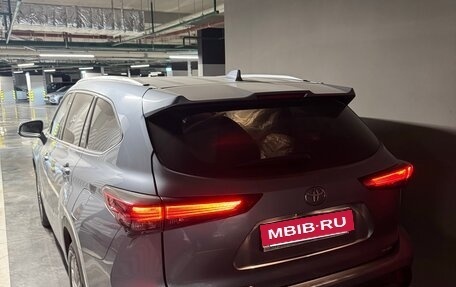 Toyota Highlander, 2021 год, 4 490 000 рублей, 8 фотография