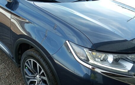 Mitsubishi Outlander III рестайлинг 3, 2018 год, 1 591 000 рублей, 3 фотография