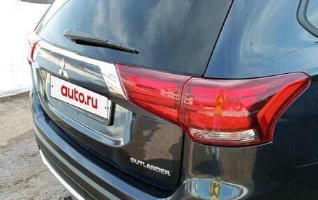 Mitsubishi Outlander III рестайлинг 3, 2018 год, 1 591 000 рублей, 8 фотография