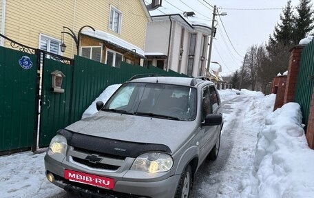 Chevrolet Niva I рестайлинг, 2011 год, 450 000 рублей, 4 фотография