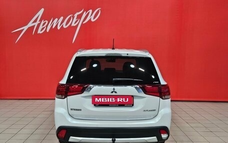 Mitsubishi Outlander III рестайлинг 3, 2016 год, 1 945 000 рублей, 4 фотография
