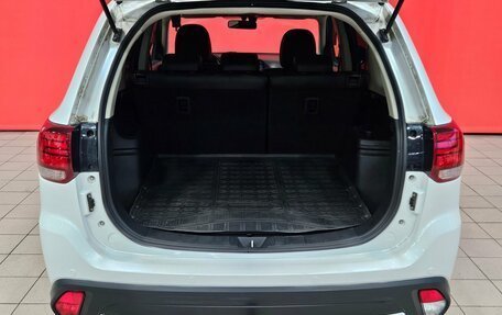 Mitsubishi Outlander III рестайлинг 3, 2016 год, 1 945 000 рублей, 21 фотография