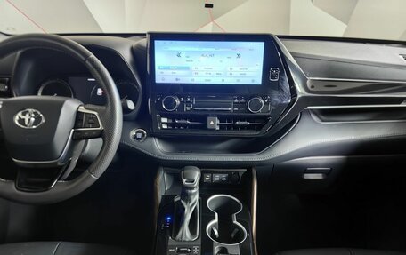 Toyota Highlander, 2024 год, 5 390 000 рублей, 15 фотография