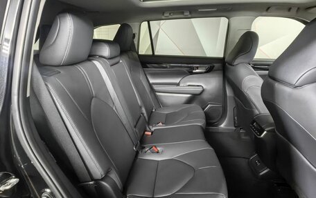 Toyota Highlander, 2024 год, 5 390 000 рублей, 16 фотография