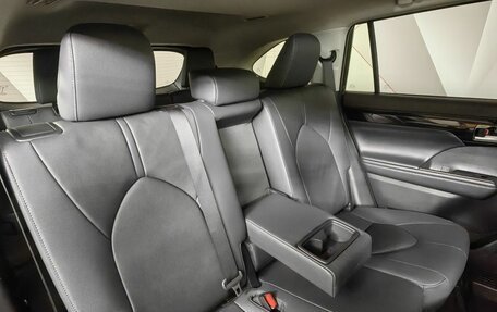 Toyota Highlander, 2024 год, 5 390 000 рублей, 17 фотография