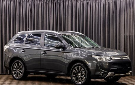 Mitsubishi Outlander III рестайлинг 3, 2015 год, 1 295 000 рублей, 3 фотография