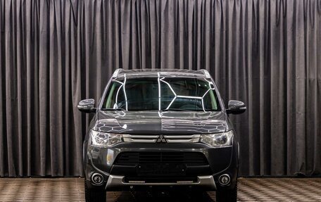 Mitsubishi Outlander III рестайлинг 3, 2015 год, 1 295 000 рублей, 2 фотография
