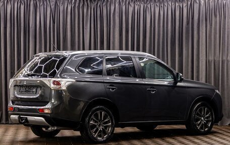 Mitsubishi Outlander III рестайлинг 3, 2015 год, 1 295 000 рублей, 6 фотография