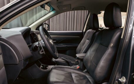 Mitsubishi Outlander III рестайлинг 3, 2015 год, 1 295 000 рублей, 11 фотография