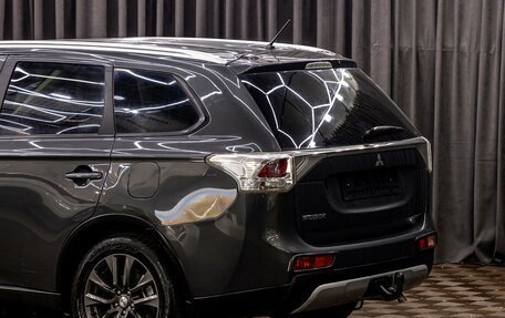 Mitsubishi Outlander III рестайлинг 3, 2015 год, 1 295 000 рублей, 10 фотография