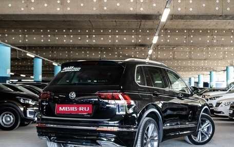 Volkswagen Tiguan II, 2018 год, 2 499 000 рублей, 3 фотография