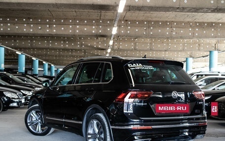 Volkswagen Tiguan II, 2018 год, 2 499 000 рублей, 4 фотография