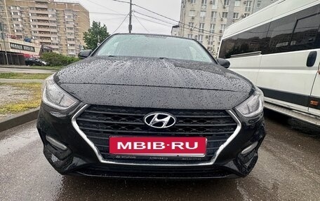 Hyundai Solaris II рестайлинг, 2018 год, 1 390 000 рублей, 2 фотография