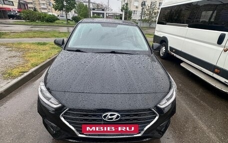 Hyundai Solaris II рестайлинг, 2018 год, 1 390 000 рублей, 3 фотография