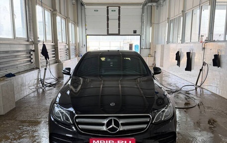 Mercedes-Benz E-Класс, 2019 год, 3 000 000 рублей, 1 фотография