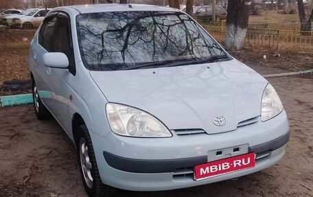 Toyota Prius IV XW50, 1998 год, 230 000 рублей, 1 фотография
