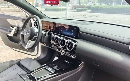 Mercedes-Benz A-Класс, 2023 год, 1 300 000 рублей, 14 фотография