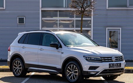 Volkswagen Tiguan II, 2019 год, 2 395 000 рублей, 3 фотография