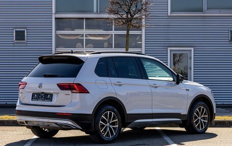 Volkswagen Tiguan II, 2019 год, 2 395 000 рублей, 6 фотография